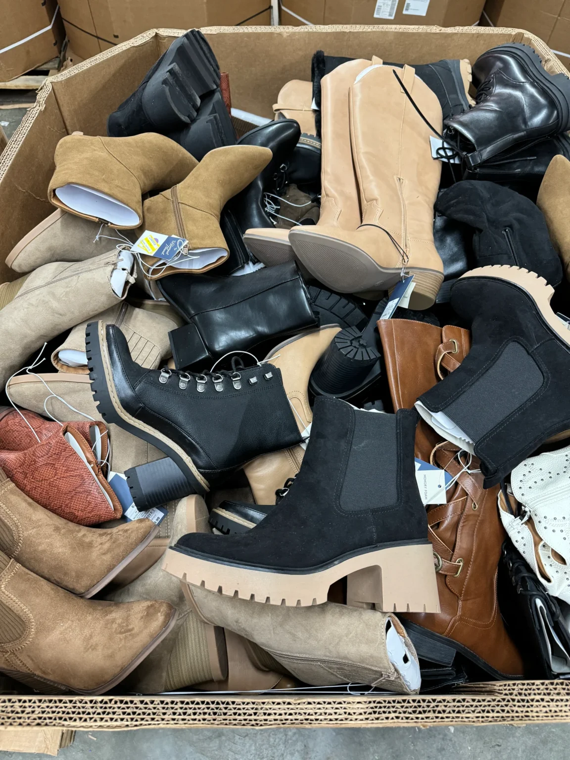 Womens Boots Truckload 4330 Pairs Womens Boots Truckload 4330 Pairs